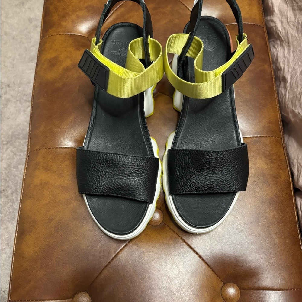 Sorel Black and Yellow Women's Sandals
